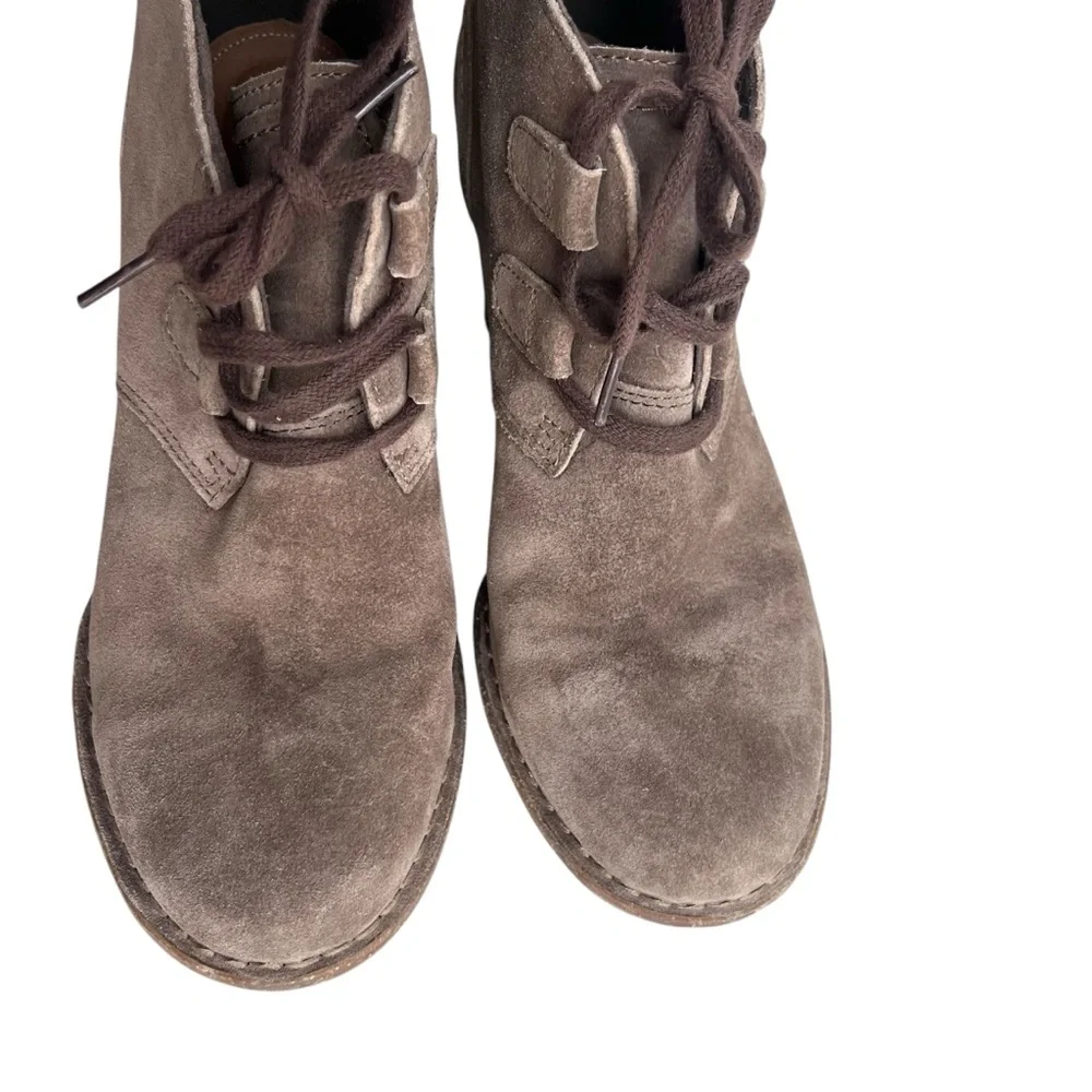 Clarks Artisan Women’s 9 Brown Suede Carleta Lyon Lace-Up Booties Ortho 60892557